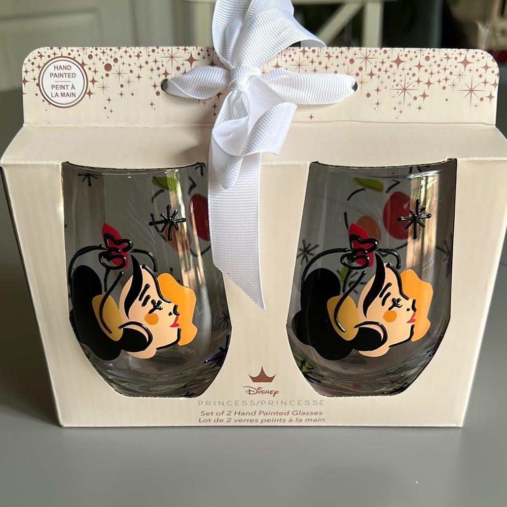 NIB Disney Princess Hand Painted Glasses Set